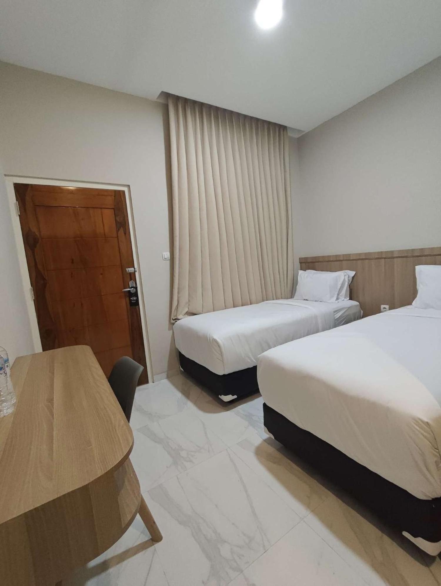 El Nipa Hotel ラブハン・バジョ エクステリア 写真