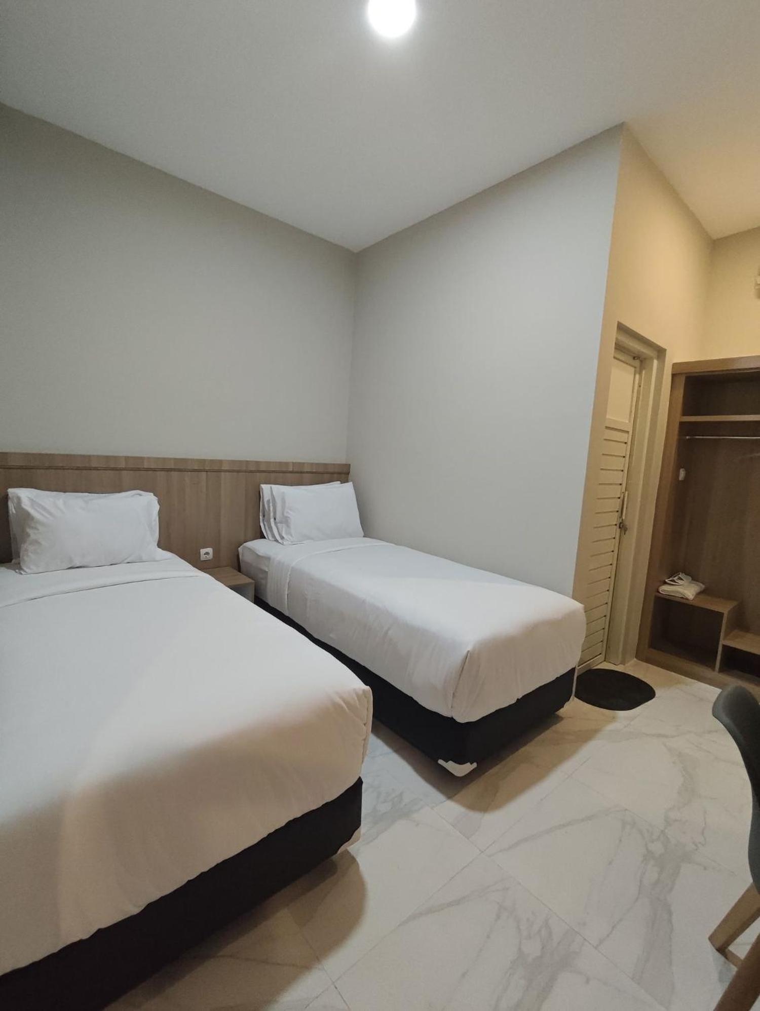 El Nipa Hotel ラブハン・バジョ エクステリア 写真